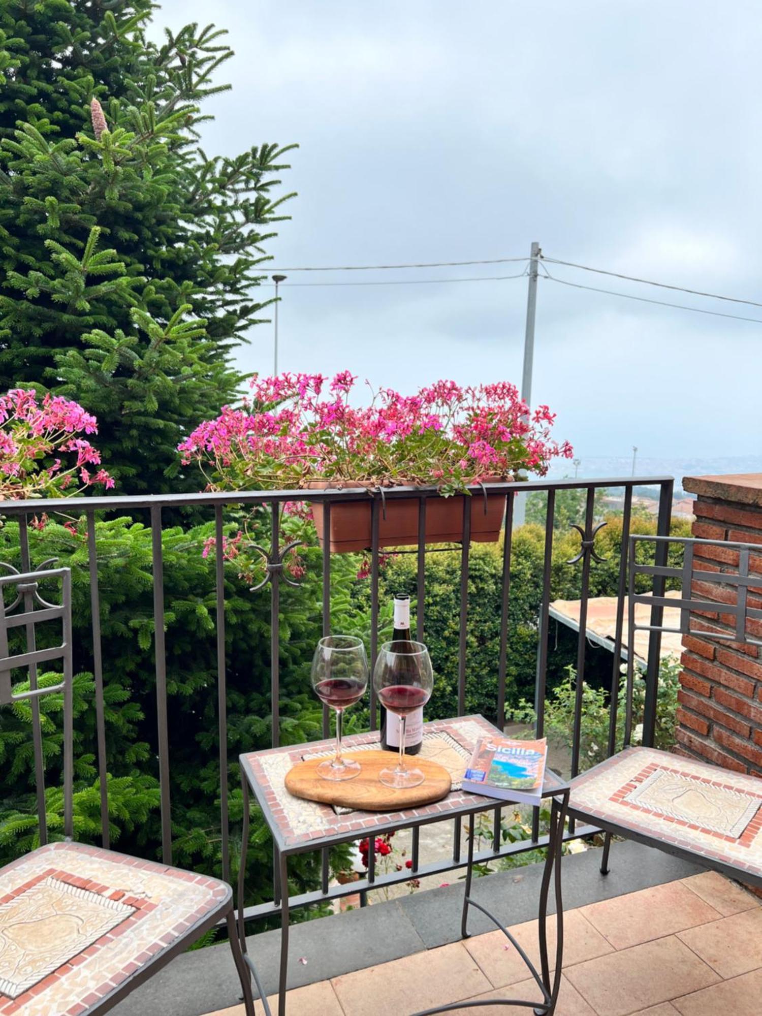 Etna Sunshine Rent Rooms Puntalazzo Exterior foto